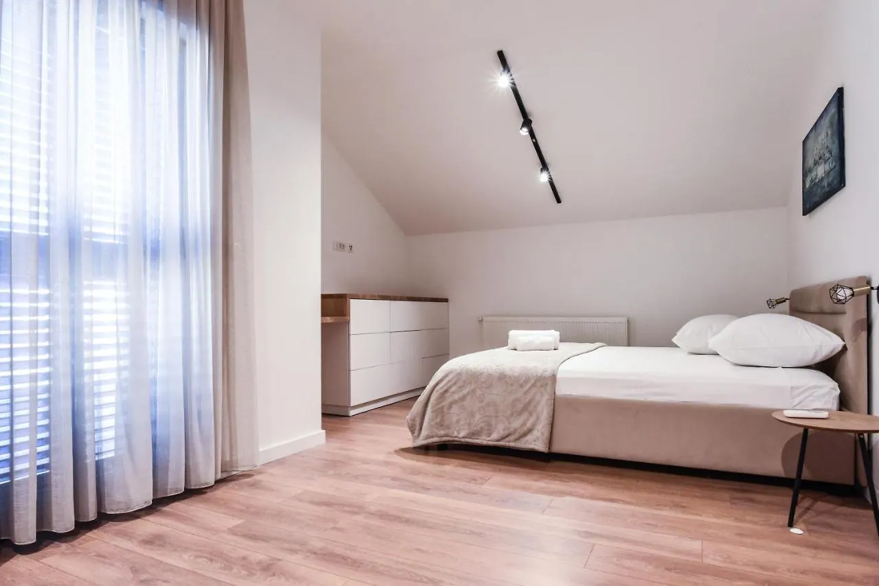 Maritimo Apartment Zadar 0*,